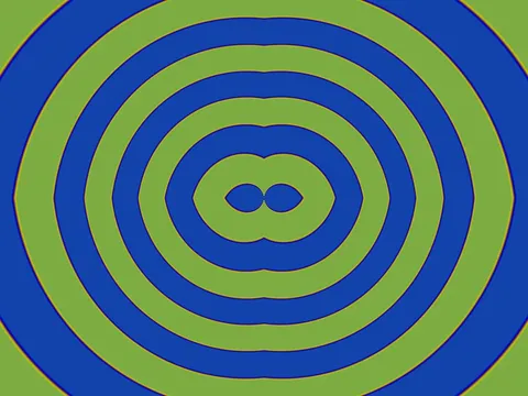 Target picture for Four-way mirrored twisted spiral with a pulsing brightness